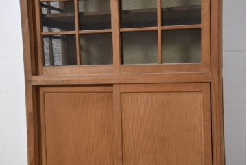 和製アンティーク　レトロな雰囲気漂う古い木味のハエ帳付き幅狭水屋箪笥(茶水屋、置き水屋、茶棚、収納棚、戸棚、蝿帳、はい帳、キャビネット)(R-082418)