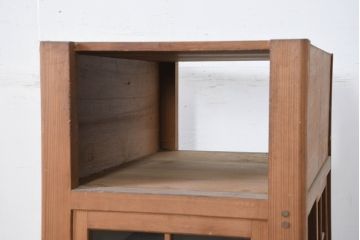 和製アンティーク　レトロな雰囲気漂う古い木味のハエ帳付き幅狭水屋箪笥(茶水屋、置き水屋、茶棚、収納棚、戸棚、蝿帳、はい帳、キャビネット)(R-082418)