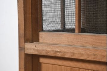 和製アンティーク　レトロな雰囲気漂う古い木味のハエ帳付き幅狭水屋箪笥(茶水屋、置き水屋、茶棚、収納棚、戸棚、蝿帳、はい帳、キャビネット)(R-082418)
