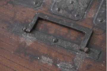 和製アンティーク　欅(ケヤキ)材　時代の流れを感じる風合いの小箱(銭箱、小物収納、小物入れ、収納箱、木箱、ディスプレイ)(R-082423)