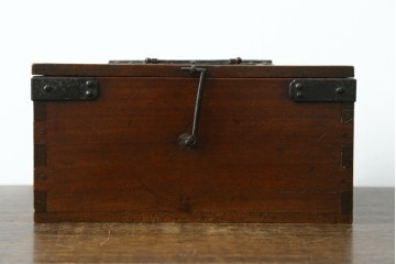 和製アンティーク　欅(ケヤキ)材　時代の流れを感じる風合いの小箱　(R-082423)