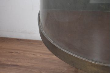 和製アンティーク　曲げガラス　無骨なデザインがおしゃれでかっこいい台形ガラスケース(Gケース、Rガラス、曲面ガラス、ショーケース、ディスプレイケース、コレクションケース、飾り棚、陳列棚、店舗什器)(R-082425)