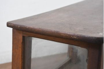 和製アンティーク　栓材　卓上　懐かしい雰囲気の横長ガラスケース(Gケース、ショーケース、収納棚、ローボード、飾り棚、陳列棚、店舗什器)(R-082427)