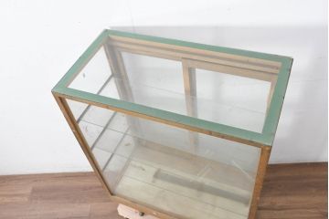 和製アンティーク　ナラ材　レトロな雰囲気づくりに活躍してくれるパン屋の縦型ガラスケース(ショーケース、Gケース、ディスプレイケース、コレクションケース、飾り棚、陳列棚、店舗什器)(R-082428)
