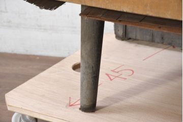 和製アンティーク　ナラ材　レトロな雰囲気づくりに活躍してくれるパン屋の縦型ガラスケース(ショーケース、Gケース、ディスプレイケース、コレクションケース、飾り棚、陳列棚、店舗什器)(R-082428)