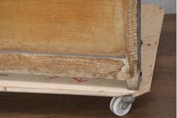 和製アンティーク　レトロな雰囲気あふれるパン屋の縦型ガラスケース(ショーケース、Gケース、ディスプレイケース、コレクションケース、飾り棚、陳列棚、店舗什器)(R-082429)