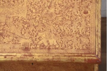 アンティーク　東南アジア美術　タイ?　ビルマ?　工芸品　戦士と寺院建築が全面に描かれた精細な彫刻入りのブランケットボックス(木箱、コファー、収納箱)(R-082431)