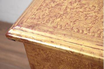 アンティーク　東南アジア美術　タイ?　ビルマ?　工芸品　戦士と寺院建築が全面に描かれた精細な彫刻入りのブランケットボックス(木箱、コファー、収納箱)(R-082431)