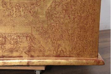 アンティーク　東南アジア美術　タイ?　ビルマ?　工芸品　戦士と寺院建築が全面に描かれた精細な彫刻入りのブランケットボックス(木箱、コファー、収納箱)(R-082431)