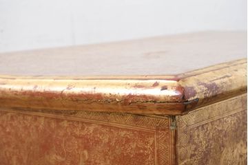 アンティーク　東南アジア美術　タイ?　ビルマ?　工芸品　戦士と寺院建築が全面に描かれた精細な彫刻入りのブランケットボックス(木箱、コファー、収納箱)(R-082431)