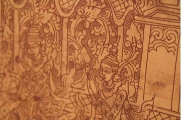 アンティーク　東南アジア美術　タイ?　ビルマ?　工芸品　戦士と寺院建築が全面に描かれた精細な彫刻入りのブランケットボックス(木箱、コファー、収納箱)(R-082431)