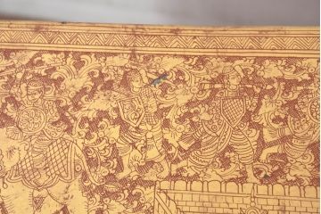 アンティーク　東南アジア美術　タイ?　ビルマ?　工芸品　戦士と寺院建築が全面に描かれた精細な彫刻入りのブランケットボックス(木箱、コファー、収納箱)(R-082431)