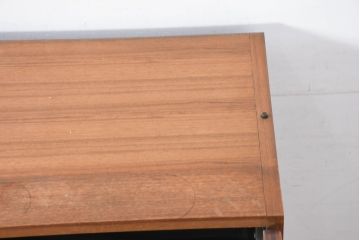 和製ビンテージ　国産職人手作り　チーク材　北欧デザイン　洗練されたフォルムのサイドボード(サイドキャビネット、リビングボード、収納棚、戸棚、ヴィンテージ)(R-082435)