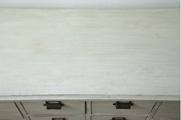 中古　引き出し14杯　シャビーな白ペイントが魅力的な薄型チェスト(サイドチェスト、サイドボード、引き出し、店舗什器)(R-082437)