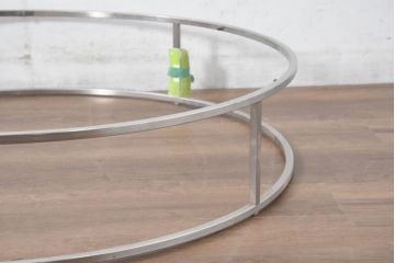 中古　Cassina ixc.(カッシーナ イクスシー)　ILE(イル)　閉塞感の無いスッキリとしたデザインのローテーブル(ガラステーブル、ガラス天板、ラウンドテーブル、丸テーブル、リビングテーブル、センターテーブル)(定価約27万円)(R-082439)
