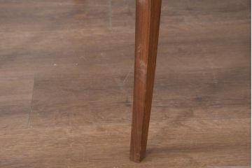 中古　TIME&STYLE(タイムアンドスタイル)　CHARLIE(チャーリー)　ウォールナット材の風合いが落ち着いた雰囲気のダイニングチェア(アームレスチェア、椅子、イス)(定価約63000円)(R-082441)