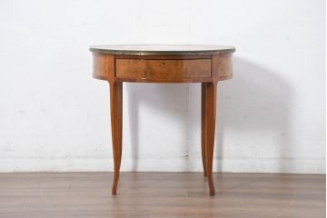 中古　アメリカ　最高級家具メーカー　Baker(ベーカー社)　洗練されたデザインが魅力の引き出し付きコーヒーテーブル(カフェテーブル、サイドテーブル、ラウンドテーブル、丸テーブル、ニーラウス)(定価約50万円)(R-082443)