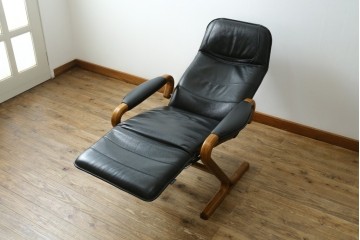 デンマークヴィンテージ　Nielaus Mobler(ニエラウスモブラー)　ap Dream seat(ドリームシート)　本革(レザー)　スタイリッシュなデザインのリクライニングイージーチェア　(R-082445)