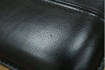 デンマークヴィンテージ　Nielaus Mobler(ニエラウスモブラー)　ap Dream seat(ドリームシート)　本革(レザー)　スタイリッシュなデザインのリクライニングイージーチェア　(R-082445)