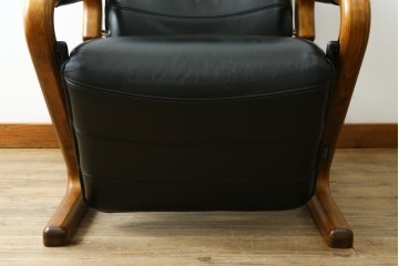 デンマークヴィンテージ　Nielaus Mobler(ニエラウスモブラー)　ap Dream seat(ドリームシート)　本革(レザー)　スタイリッシュなデザインのリクライニングイージーチェア　(R-082445)