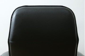 デンマークヴィンテージ　Nielaus Mobler(ニエラウスモブラー)　ap Dream seat(ドリームシート)　本革(レザー)　スタイリッシュなデザインのリクライニングイージーチェア　(R-082445)