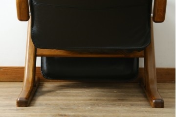 デンマークヴィンテージ　Nielaus Mobler(ニエラウスモブラー)　ap Dream seat(ドリームシート)　本革(レザー)　スタイリッシュなデザインのリクライニングイージーチェア　(R-082445)