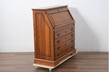 中古　美品　パイン材　カントリーデザイン　気品漂うライティングビューロー(簿記机、ワークデスク、在宅用、在宅ワーク用、サイドチェスト、引き出し)(R-082447)