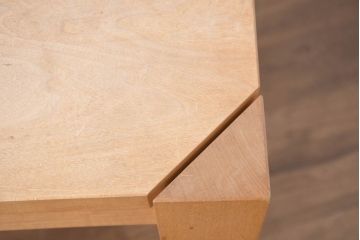 中古　WOOD YOU LIKE COMPANY(ウッドユウライクカンパニー)　FOUR DELTA TAPER DESK(4デルタテーパーデスク)　メープル無垢材　ナチュラルで心地よい木肌のデスク(引き出し付き、机、コンソールデスク、ワークデスク、在宅用、在宅ワーク用)(定価約24万円)(R-082448)