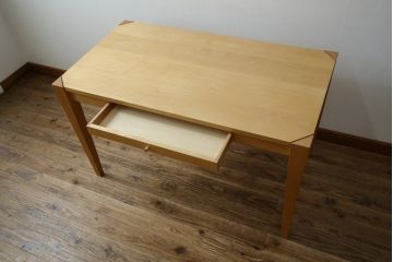中古　WOOD YOU LIKE COMPANY(ウッドユウライクカンパニー)　FOUR DELTA TAPER DESK(4デルタテーパーデスク)　メープル無垢材　ナチュラルで心地よい木肌のデスク(引き出し付き、机、コンソールデスク、ワークデスク、在宅用、在宅ワーク用)(定価約24万円)(R-082448)
