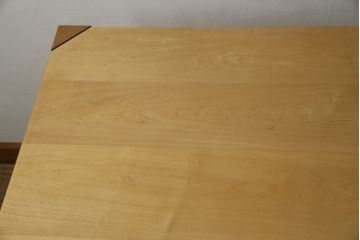中古　WOOD YOU LIKE COMPANY(ウッドユウライクカンパニー)　FOUR DELTA TAPER DESK(4デルタテーパーデスク)　メープル無垢材　ナチュラルで心地よい木肌のデスク(引き出し付き、机、コンソールデスク、ワークデスク、在宅用、在宅ワーク用)(定価約24万円)(R-082448)