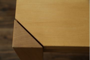 中古　WOOD YOU LIKE COMPANY(ウッドユウライクカンパニー)　FOUR DELTA TAPER DESK(4デルタテーパーデスク)　メープル無垢材　ナチュラルで心地よい木肌のデスク(引き出し付き、机、コンソールデスク、ワークデスク、在宅用、在宅ワーク用)(定価約24万円)(R-082448)