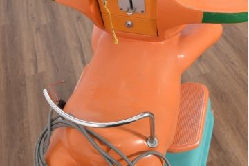 佐藤製薬　サトウ製薬　乗り物　昭和レトロな空間づくりにおすすめのサトちゃんムーバー(ディスプレイ、店舗什器、薬局、乗物遊具)(R-082450)