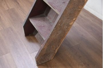 和製アンティーク　味わい深い欅(ケヤキ)材の小振りな時代階段(店舗什器)(R-082452)