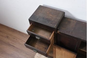 和製アンティーク　大正ロマンなお部屋に取り入れたい変わり型サイドボード(サイドキャビネット、収納棚、戸棚)(R-082455)