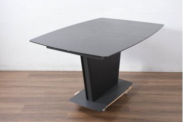 中古　希少な廃番品　BoConcept(ボーコンセプト)　Milano(ミラノ)　シンプルで使い勝手抜群のエクステンションテーブル(ダイニングテーブル、食卓、4人掛け、6人掛け、伸長式テーブル、拡張式テーブル)(R-082459)