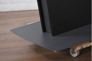 中古　希少な廃番品　BoConcept(ボーコンセプト)　Milano(ミラノ)　シンプルで使い勝手抜群のエクステンションテーブル(ダイニングテーブル、食卓、4人掛け、6人掛け、伸長式テーブル、拡張式テーブル)(R-082459)