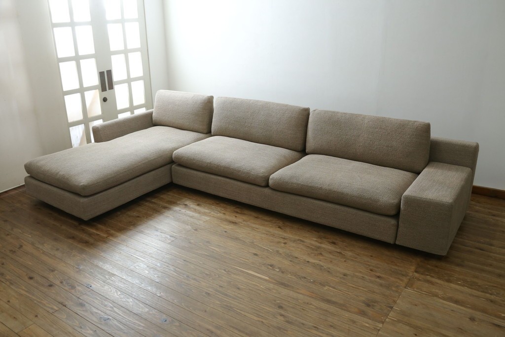 中古　Cassina(カッシーナ)　Philippe Starck(フィリップ・スタルク)デザイン　MISTER(ミスター)　空間を格調高く演出するシステムソファ　定価約250万円　(R-082463)
