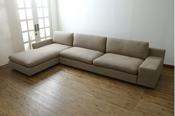 中古　Cassina(カッシーナ)　Philippe Starck(フィリップ・スタルク)デザイン　MISTER(ミスター)　空間を格調高く演出するシステムソファ　定価約250万円　(R-082463)