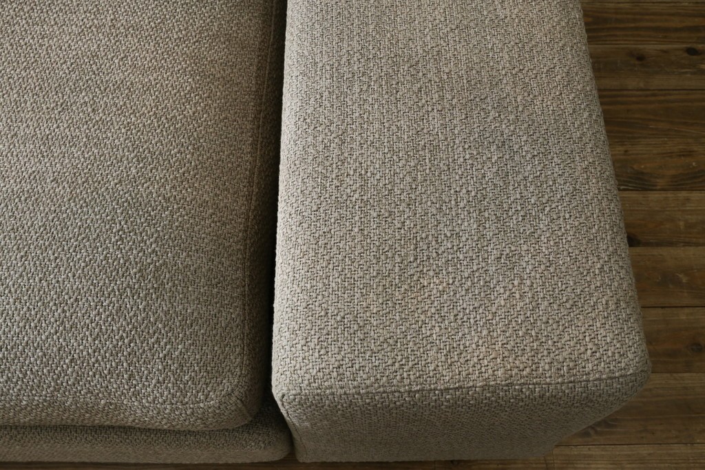 中古　Cassina(カッシーナ)　Philippe Starck(フィリップ・スタルク)デザイン　MISTER(ミスター)　空間を格調高く演出するシステムソファ　定価約250万円　(R-082463)