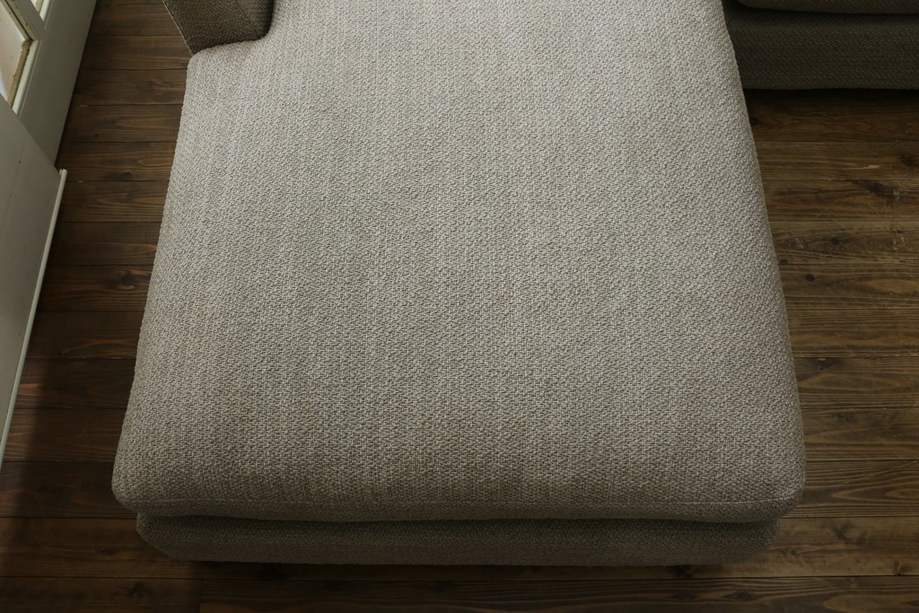 中古　Cassina(カッシーナ)　Philippe Starck(フィリップ・スタルク)デザイン　MISTER(ミスター)　空間を格調高く演出するシステムソファ　定価約250万円　(R-082463)