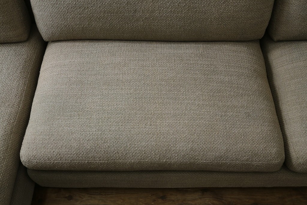 中古　Cassina(カッシーナ)　Philippe Starck(フィリップ・スタルク)デザイン　MISTER(ミスター)　空間を格調高く演出するシステムソファ　定価約250万円　(R-082463)