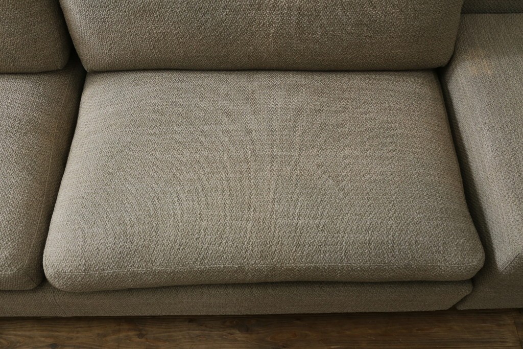 中古　Cassina(カッシーナ)　Philippe Starck(フィリップ・スタルク)デザイン　MISTER(ミスター)　空間を格調高く演出するシステムソファ　定価約250万円　(R-082463)