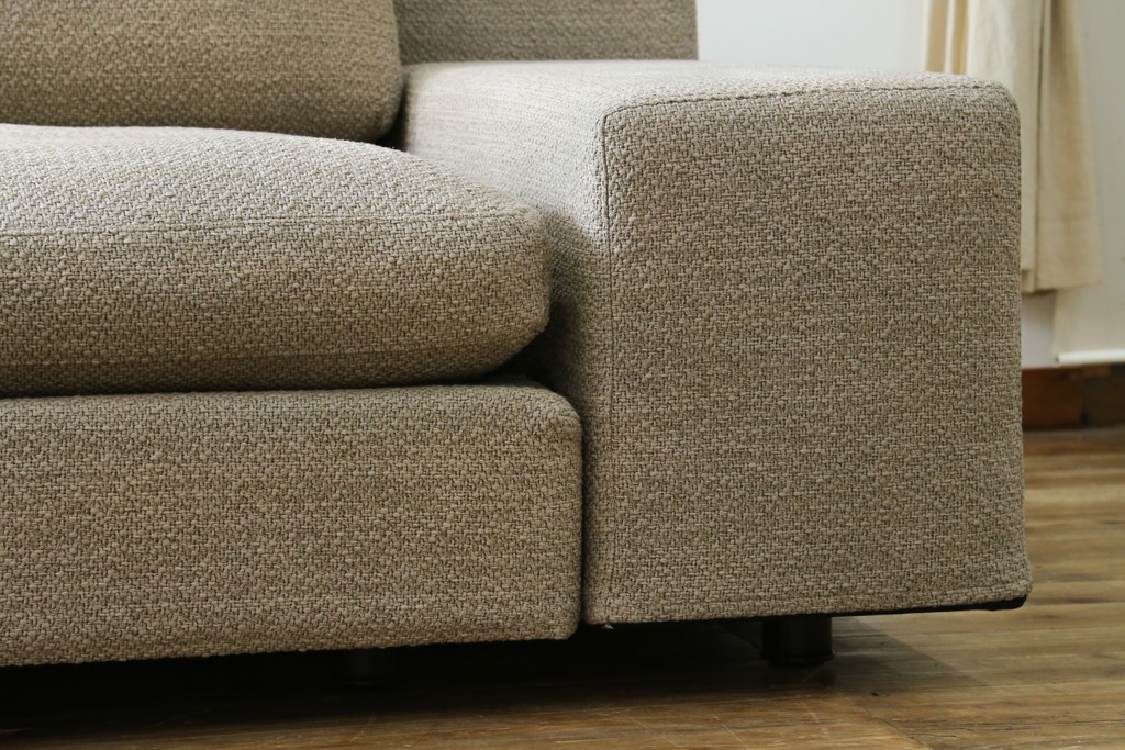 中古　Cassina(カッシーナ)　Philippe Starck(フィリップ・スタルク)デザイン　MISTER(ミスター)　空間を格調高く演出するシステムソファ　定価約250万円　(R-082463)