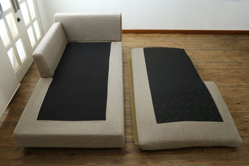 中古　Cassina(カッシーナ)　Philippe Starck(フィリップ・スタルク)デザイン　MISTER(ミスター)　空間を格調高く演出するシステムソファ　定価約250万円　(R-082463)