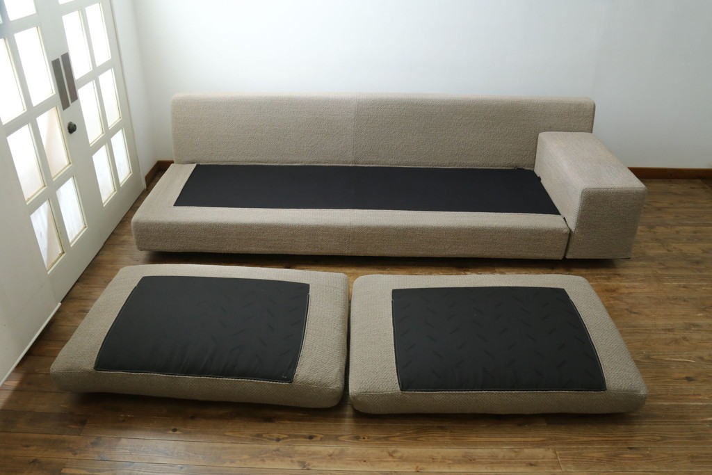 中古　Cassina(カッシーナ)　Philippe Starck(フィリップ・スタルク)デザイン　MISTER(ミスター)　空間を格調高く演出するシステムソファ　定価約250万円　(R-082463)