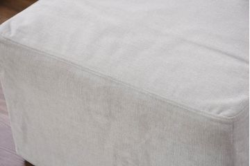 中古　美品　BoConcept(ボーコンセプト)　ゆったりとした座面のシンプルなオットマン付き3人掛けカウチソファ(トリプルソファ、フットスツール、3P、三人掛け)(R-082464)