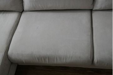 中古　美品　BoConcept(ボーコンセプト)　ゆったりとした座面のシンプルなオットマン付き3人掛けカウチソファ　(R-082464)