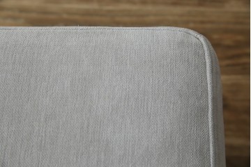 中古　美品　BoConcept(ボーコンセプト)　ゆったりとした座面のシンプルなオットマン付き3人掛けカウチソファ　(R-082464)