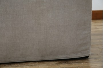 中古　美品　BoConcept(ボーコンセプト)　ゆったりとした座面のシンプルなオットマン付き3人掛けカウチソファ　(R-082464)