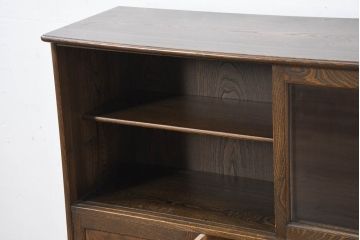 中古　美品　国産職人手作り　高級家具　高島屋デパート取り扱い　欅(ケヤキ)材　落ち着いた佇まいの茶箪笥(サイドボード、サイドキャビネット、茶棚、食器棚、収納棚、戸棚)(定価約35万円)(R-082466)